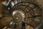 PICTURES/The Arc de Triomphe/t_Stairs2.JPG